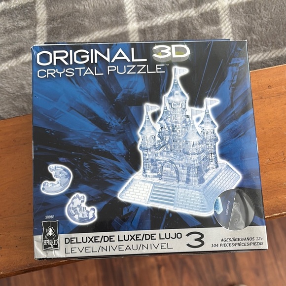 Original 3D Crystal Puzzle Castle - Picture 1 of 3